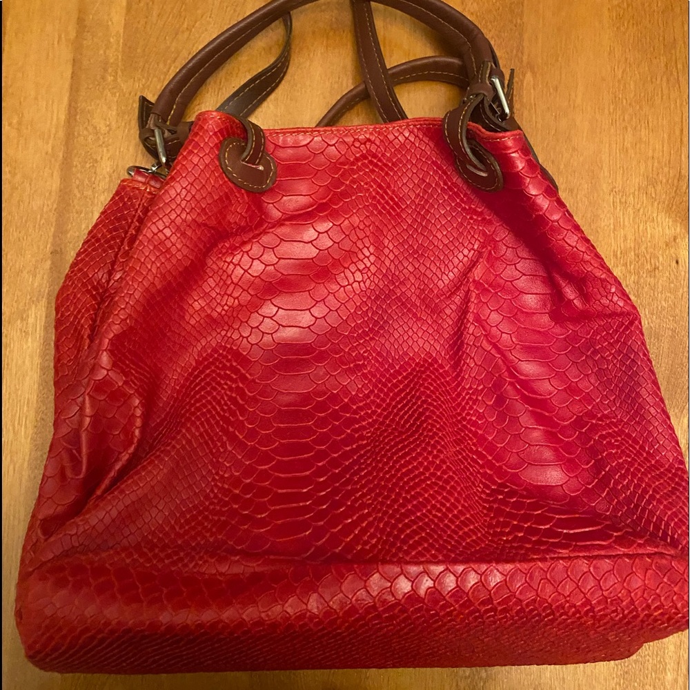 Red alligator ITALY handbag gorgeous